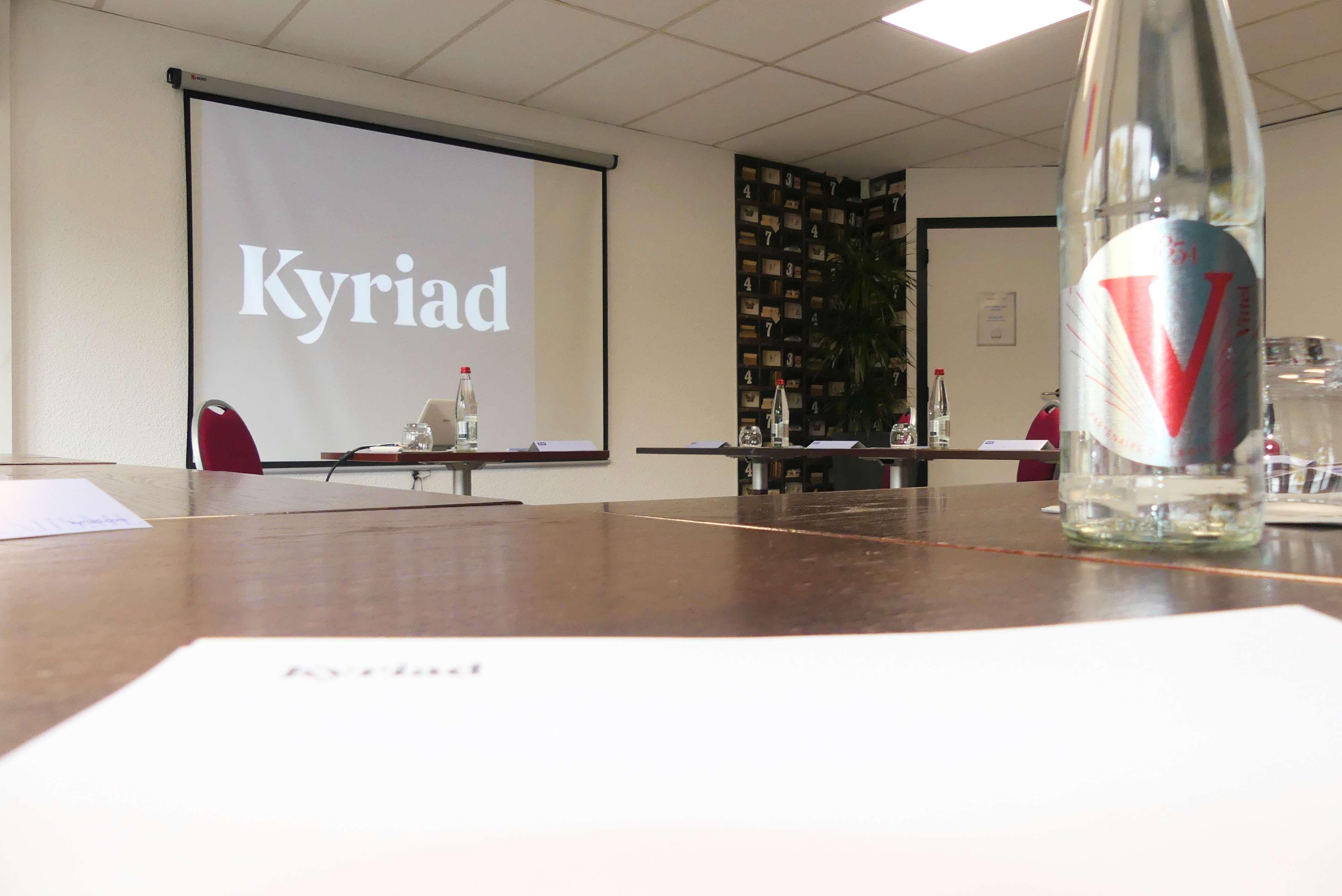 Kyriad Lyon Sud - Saint Genis Laval Exterior photo